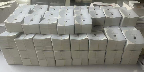 手工折頁不辛苦，一切都為了客戶的需求